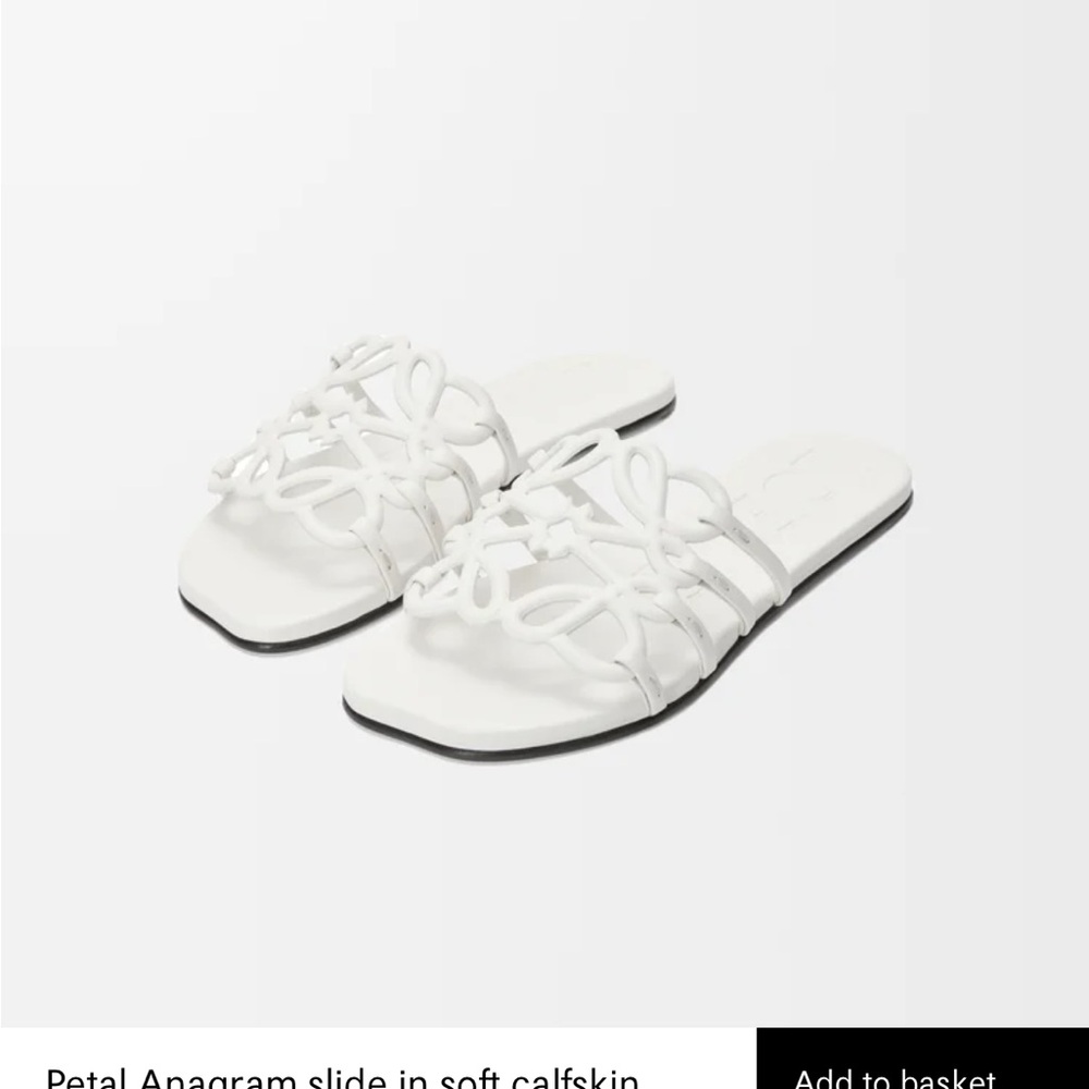 Loewe | Petal Anagram in Soft calfskin